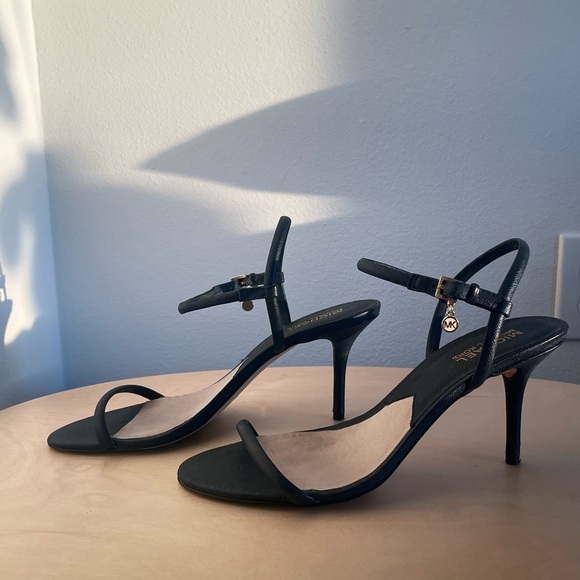 Kitten heel navy blue sandals - Picture 1 of 4